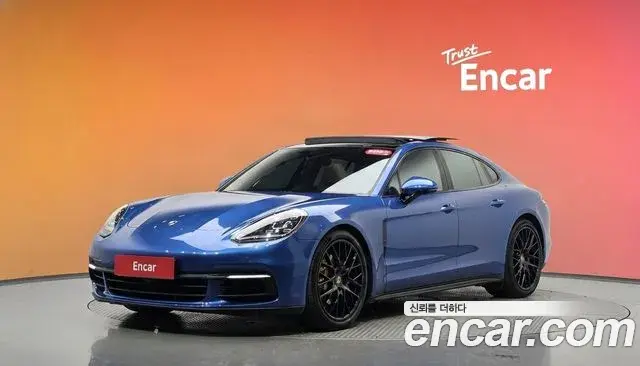 Porsche Panamera 2018 — Фото 1/20