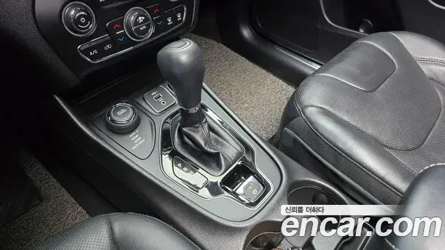 Jeep Cherokee 2020 — Фото 9/20