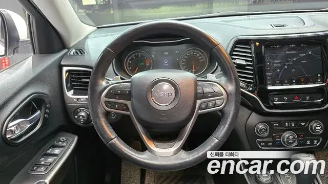 Jeep Cherokee 2020 — Фото 13/20