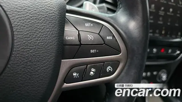 Jeep Cherokee 2020 — Фото 18/20