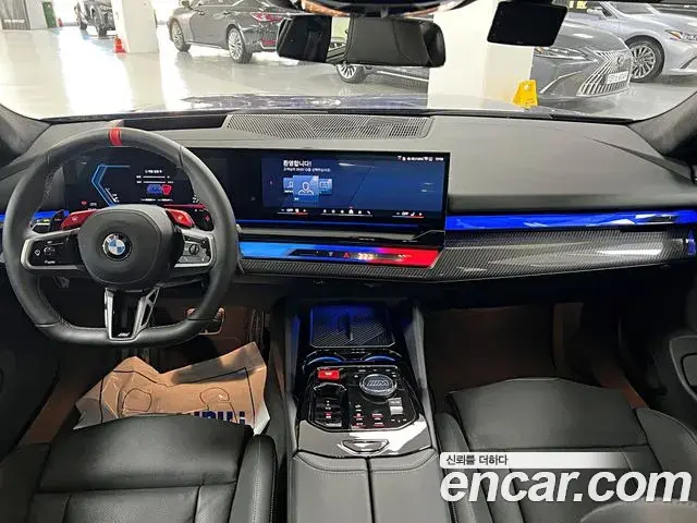 BMW M5 2025 — Фото 9/20