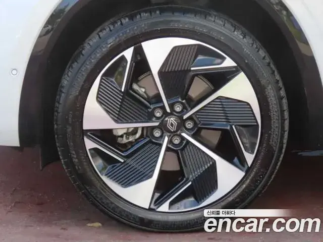 Renault Samsung Grand Koleos 2025 — Photo 17/20
