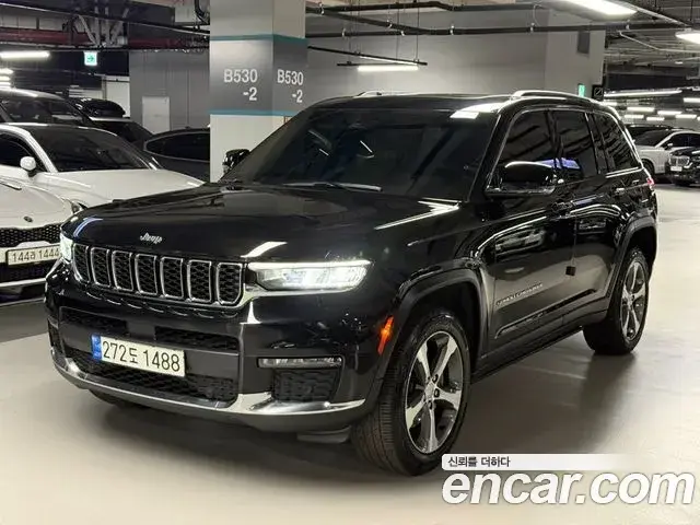 Jeep Grand Cherokee 2022 — Фото 1/20
