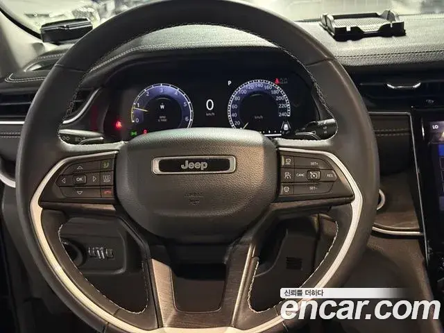 Jeep Grand Cherokee 2022 — Фото 10/20