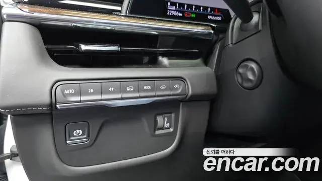 Cadillac Escalade 2024 — Şəkil 9/35