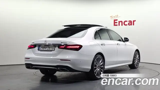 Mercedes-Benz E-Class 2021 — Фото 2/20