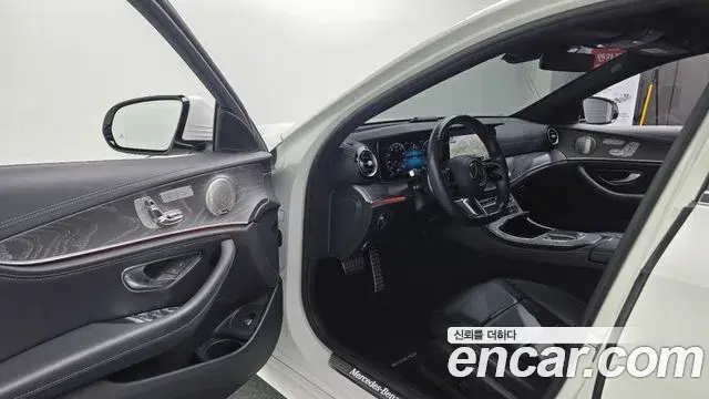 Mercedes-Benz E-Class 2021 — Фото 10/20