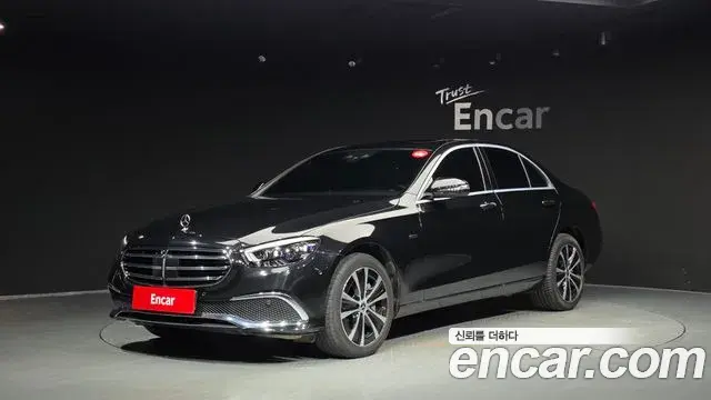 Mercedes-Benz E-Class 2021 — Фото 1/20