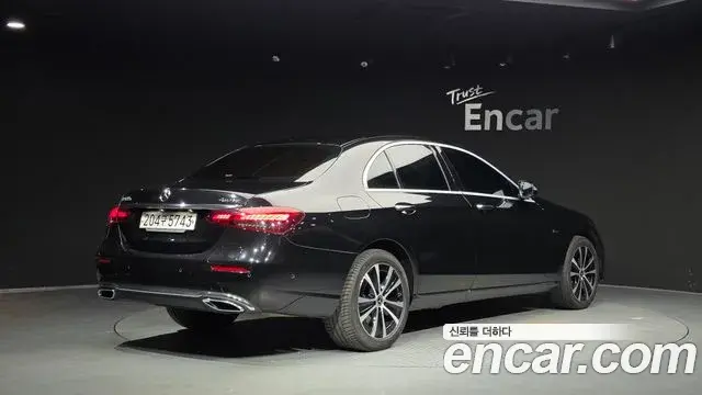 Mercedes-Benz E-Class 2021 — Фото 2/20