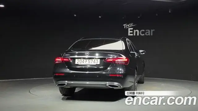 Mercedes-Benz E-Class 2021 — Фото 4/20
