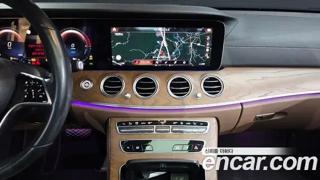 Mercedes-Benz E-Class 2021 — Фото 13/20