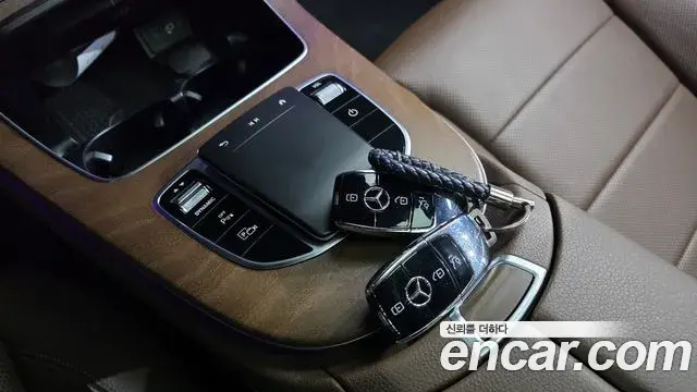 Mercedes-Benz E-Class 2021 — Фото 17/20