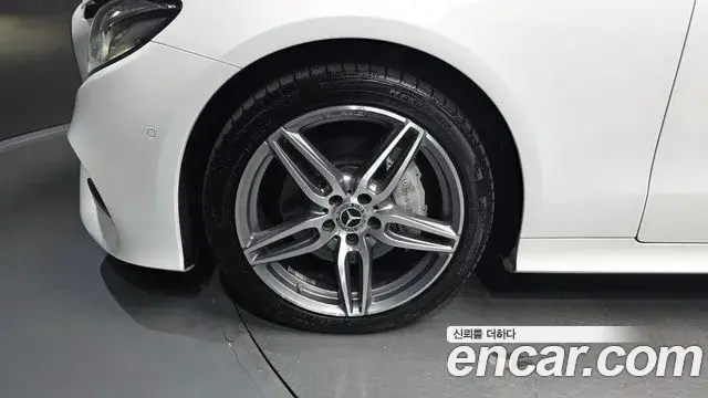 Mercedes-Benz E-Class 2018 — Фото 5/20