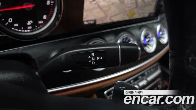 Mercedes-Benz E-Class 2018 — Фото 9/20