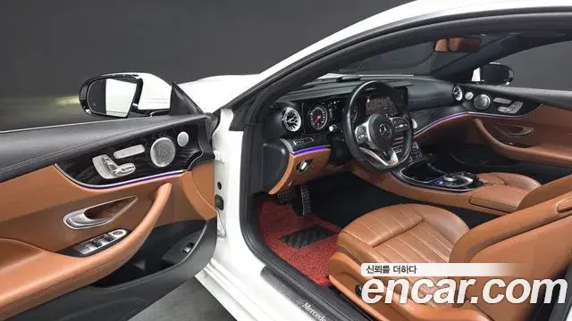 Mercedes-Benz E-Class 2018 — Фото 10/20