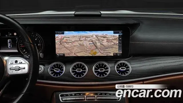 Mercedes-Benz E-Class 2018 — Фото 13/20