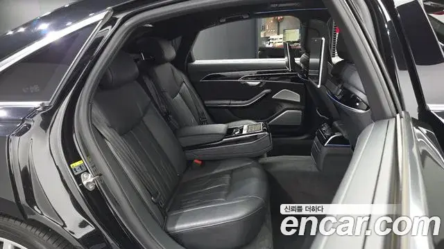 Audi A8 2020 — Photo 12/20