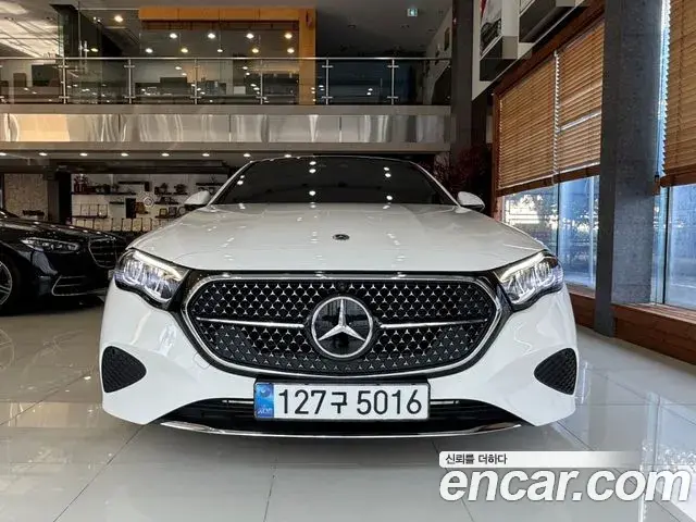 Mercedes-Benz E-Class 2025 — Photo 2/20