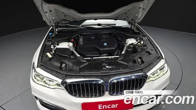 BMW 5 Series 2020 — Фото 6/20