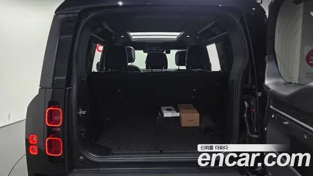 Land Rover Defender 2025 — Фото 10/20