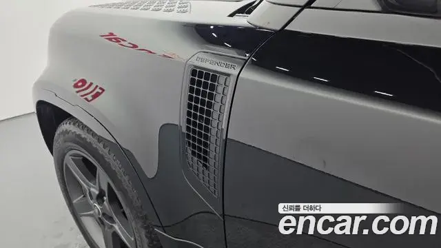 Land Rover Defender 2025 — Фото 20/20