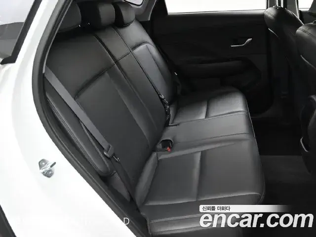 Hyundai Kona 2023 — Фото 16/20
