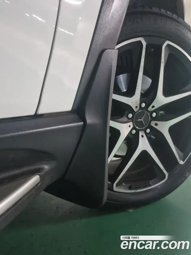 Mercedes-Benz GLE-Class 2022 — Фото 18/20