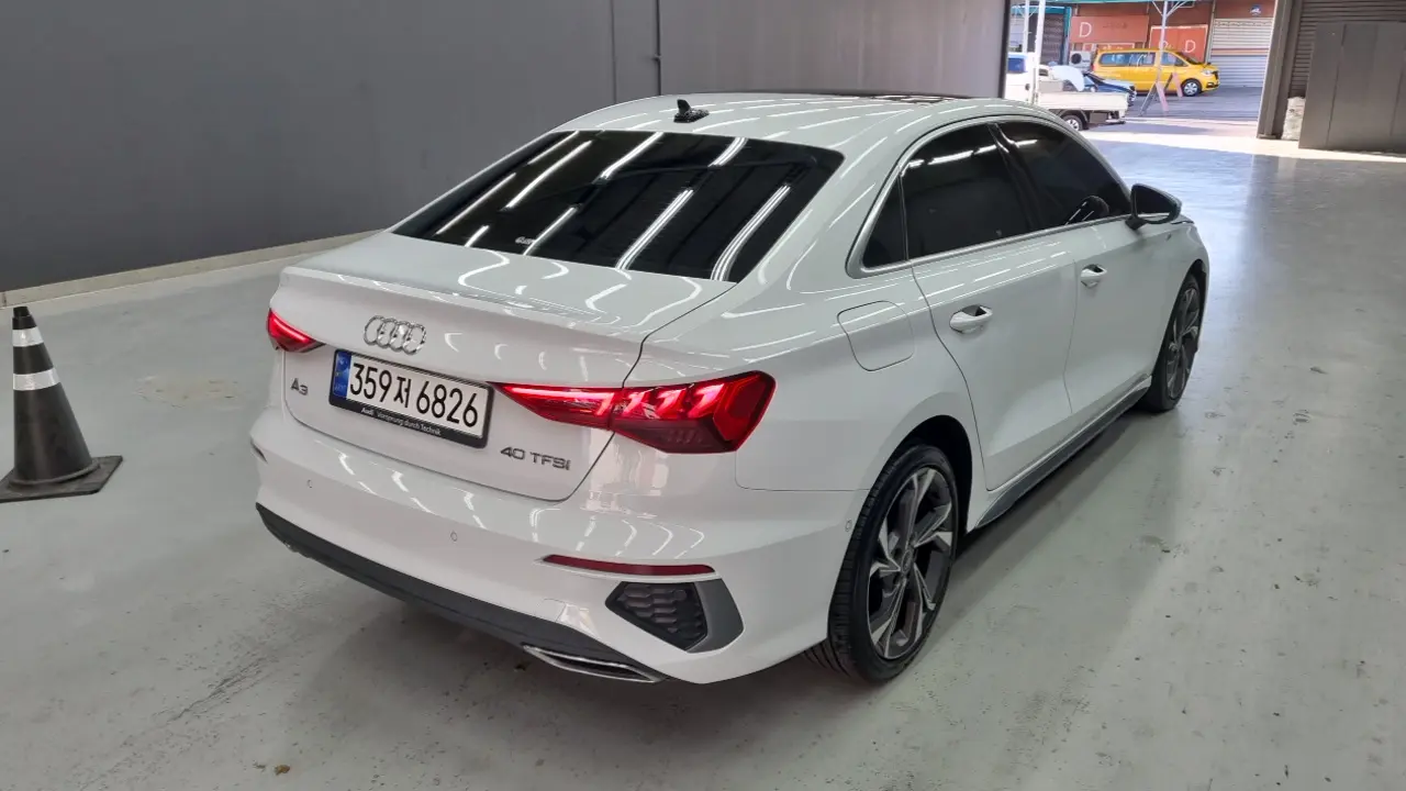 Audi A3 2023 — Фото 1/18