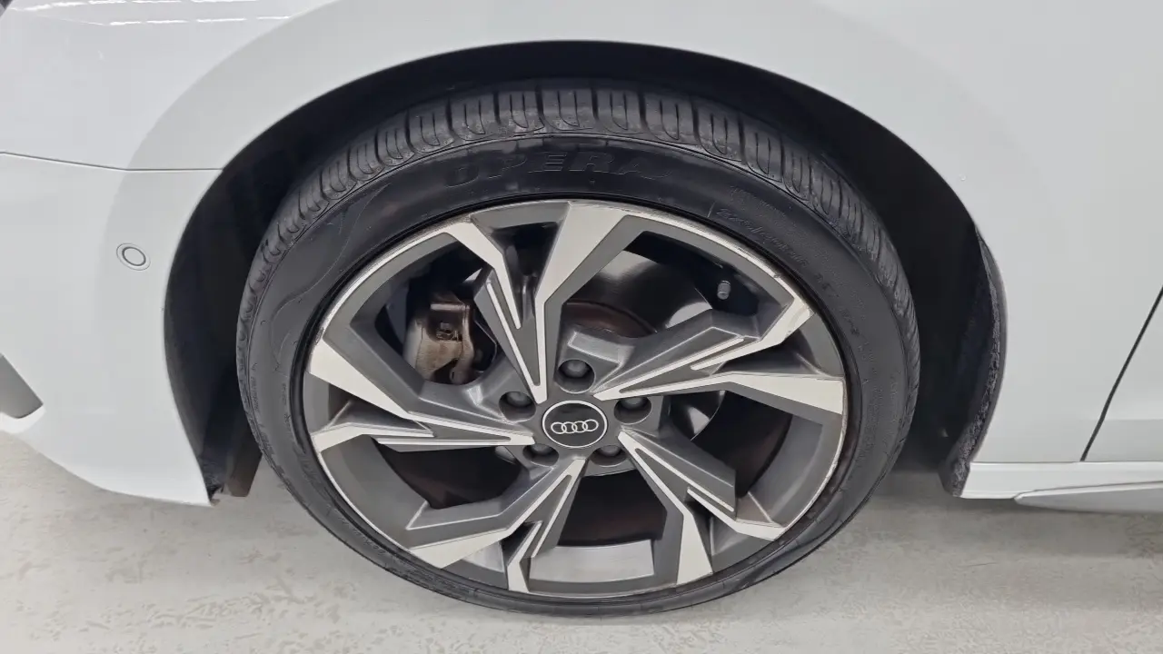 Audi A3 2023 — Фото 4/18