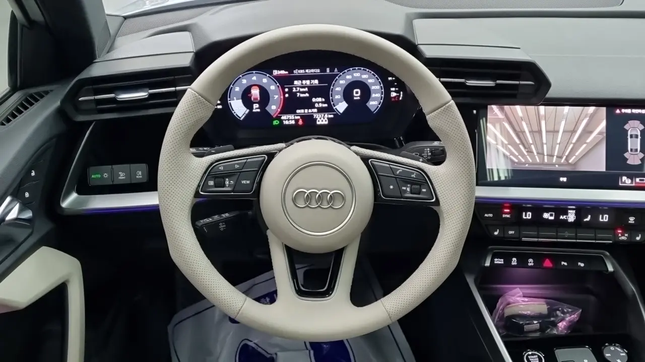 Audi A3 2023 — Фото 12/18