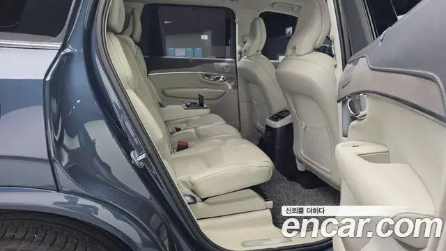 Volvo XC90 2022 — Фото 12/20