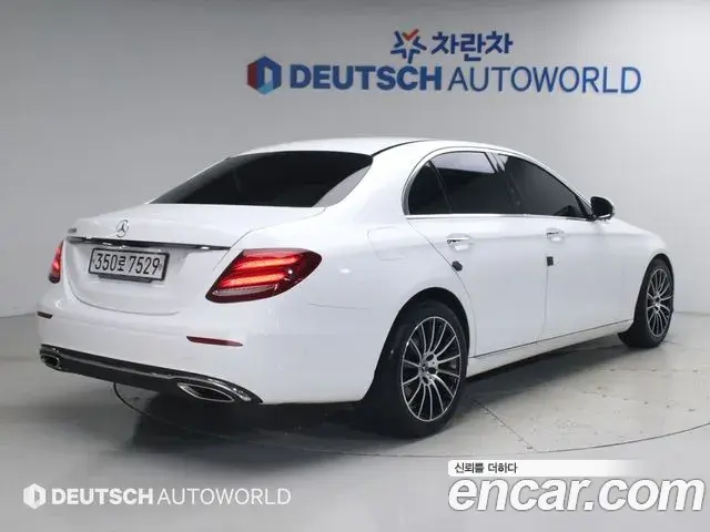 Mercedes-Benz E-Class 2020 — Фото 1/20