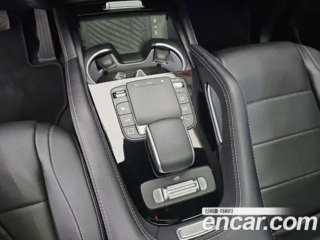 Mercedes-Benz GLE-Class 2026 — Фото 17/20