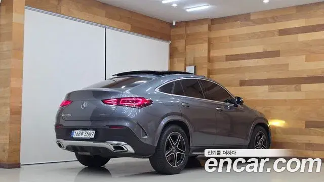 Mercedes-Benz GLE-Class 2021 — Photo 1/20