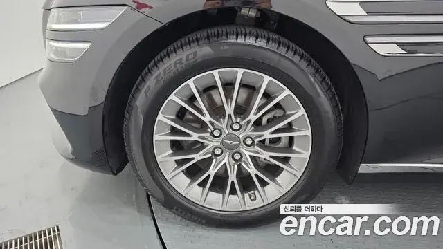 Genesis Electrified G80 2022 — Photo 5/20