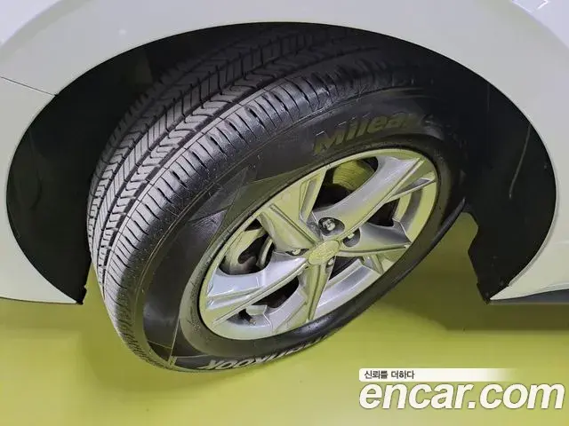 Hyundai Sonata Hybrid 2022 — ფოტო 16/17