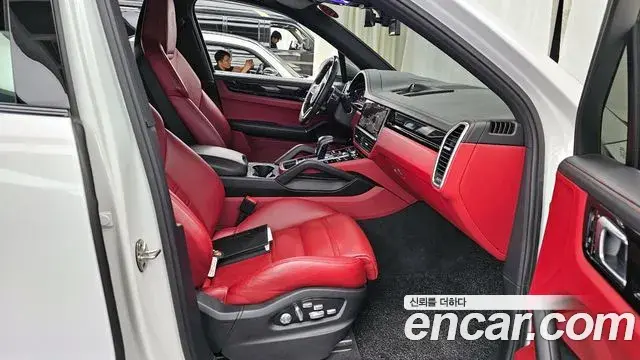 Porsche Cayenne 2021 — Şəkil 8/20