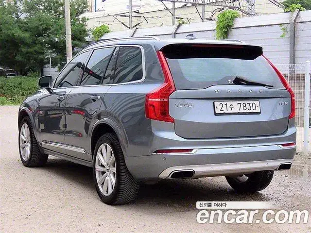 Volvo XC90 2018 — ფოტო 4/20