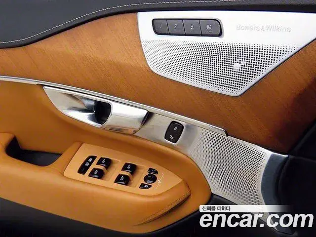 Volvo XC90 2018 — ფოტო 6/20