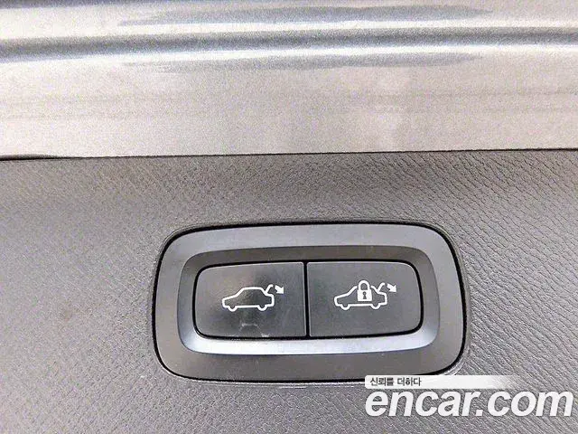 Volvo XC90 2018 — ფოტო 7/20