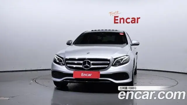 Mercedes-Benz E-Class 2019 — Şəkil 19/20