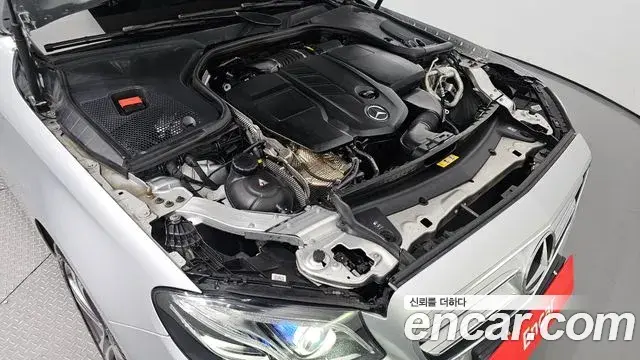 Mercedes-Benz E-Class 2019 — Şəkil 8/20