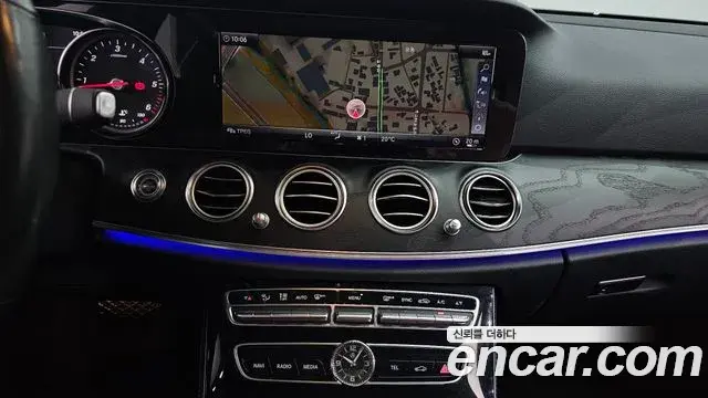Mercedes-Benz E-Class 2019 — Şəkil 13/20