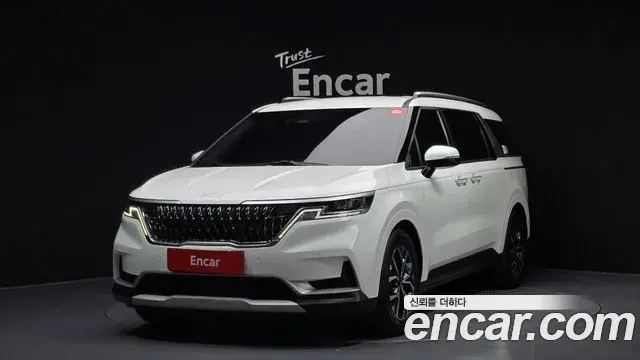 Kia Carnival 2021 — Фото 1/20