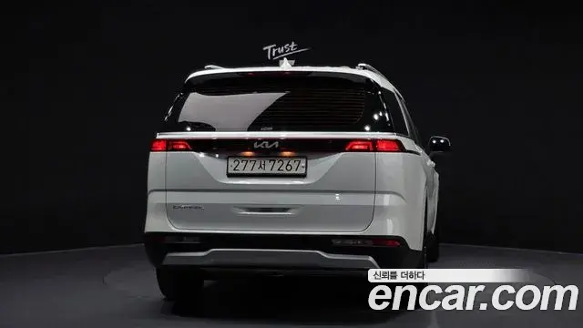 Kia Carnival 2021 — Фото 4/20