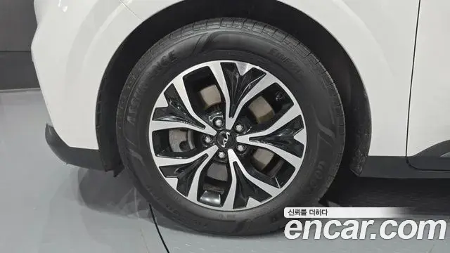Kia Carnival 2021 — Фото 5/20