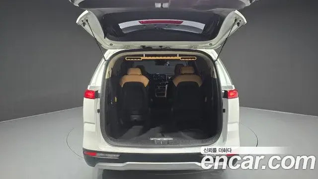 Kia Carnival 2021 — Фото 20/20