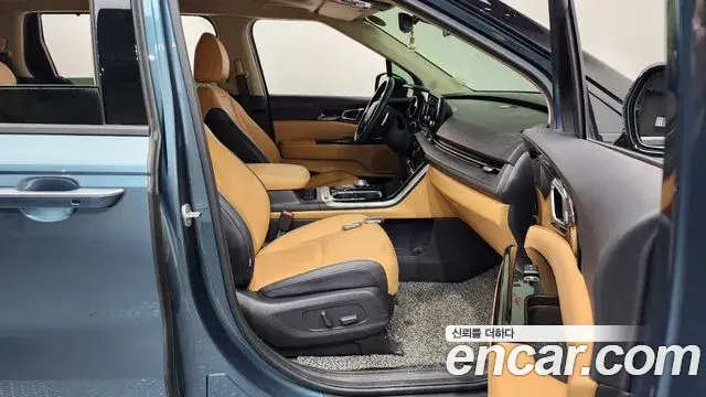 Kia Carnival 2022 — Фото 11/20