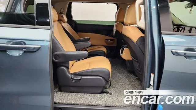 Kia Carnival 2022 — Фото 12/20