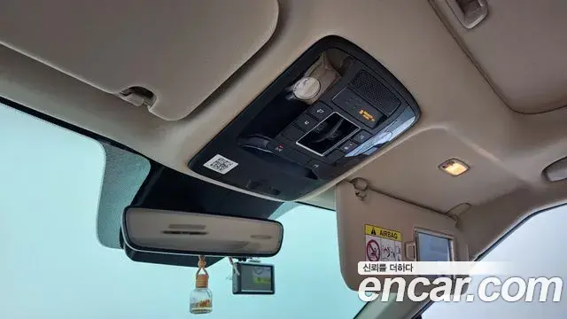 Kia Carnival 2022 — Фото 17/20